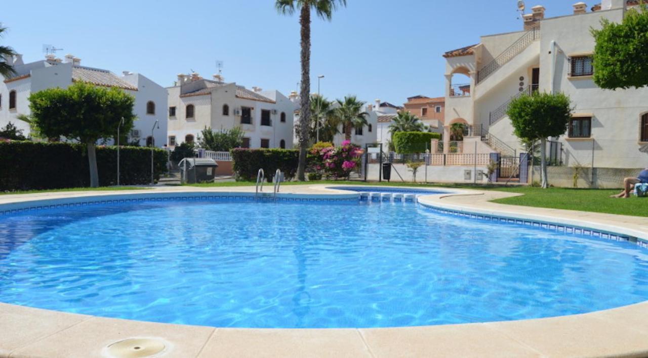 אוריהואלה Villamartin, Lovely 2 Bed House, Short Walk To The Plaza. מראה חיצוני תמונה