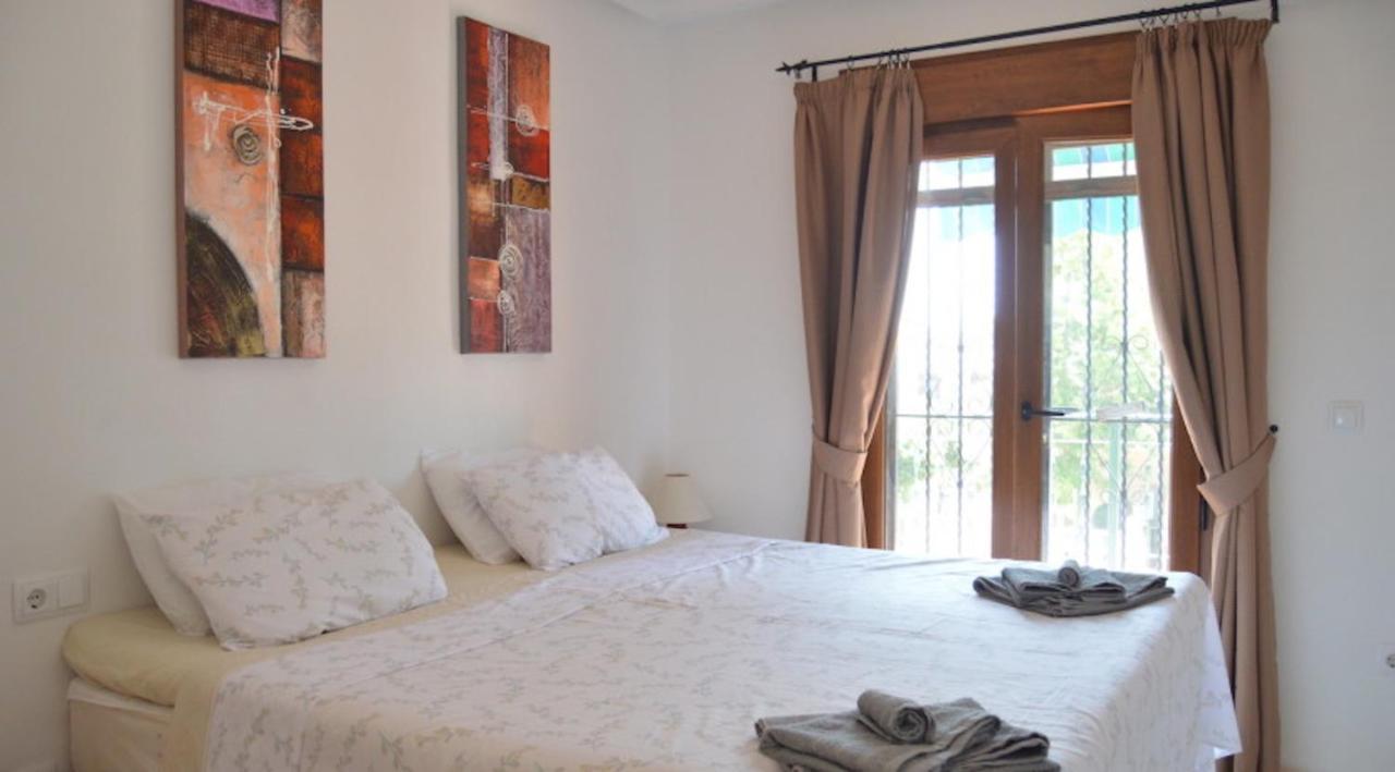 אוריהואלה Villamartin, Lovely 2 Bed House, Short Walk To The Plaza. מראה חיצוני תמונה