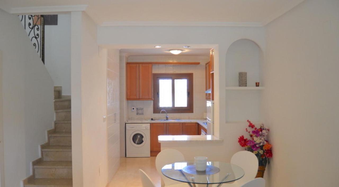 אוריהואלה Villamartin, Lovely 2 Bed House, Short Walk To The Plaza. מראה חיצוני תמונה