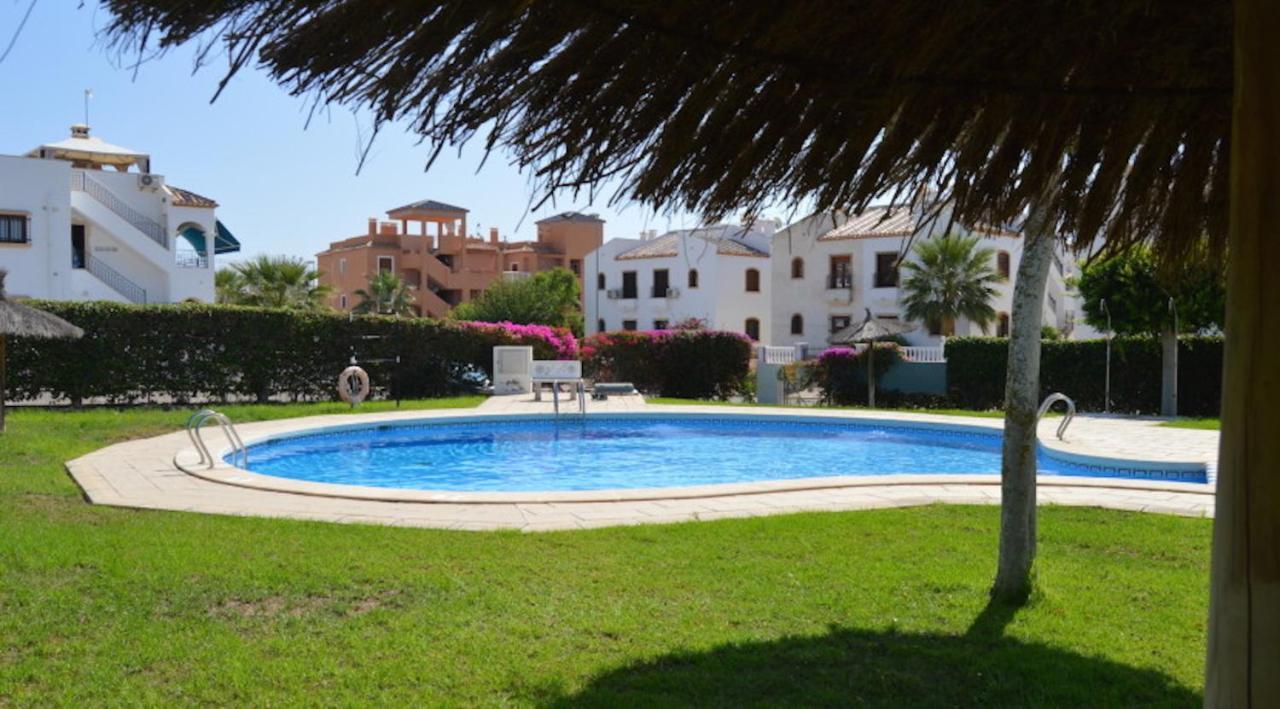 אוריהואלה Villamartin, Lovely 2 Bed House, Short Walk To The Plaza. מראה חיצוני תמונה
